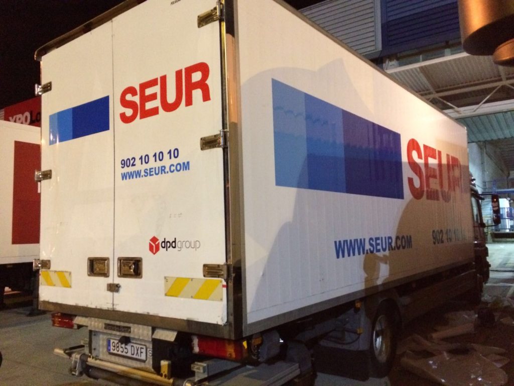 Rotulación de Vehículos en Salamanca - Camión de SEUR